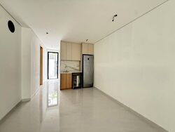 First Street (D15), Terrace #637373981